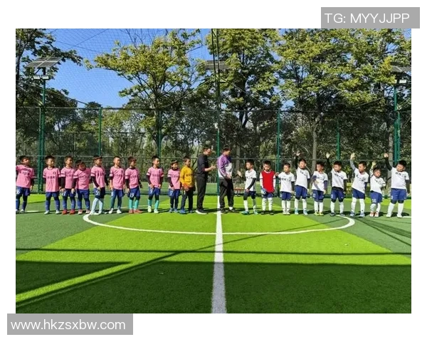 早起足球的魅力与挑战让我们在清晨的阳光中追逐梦想与激情